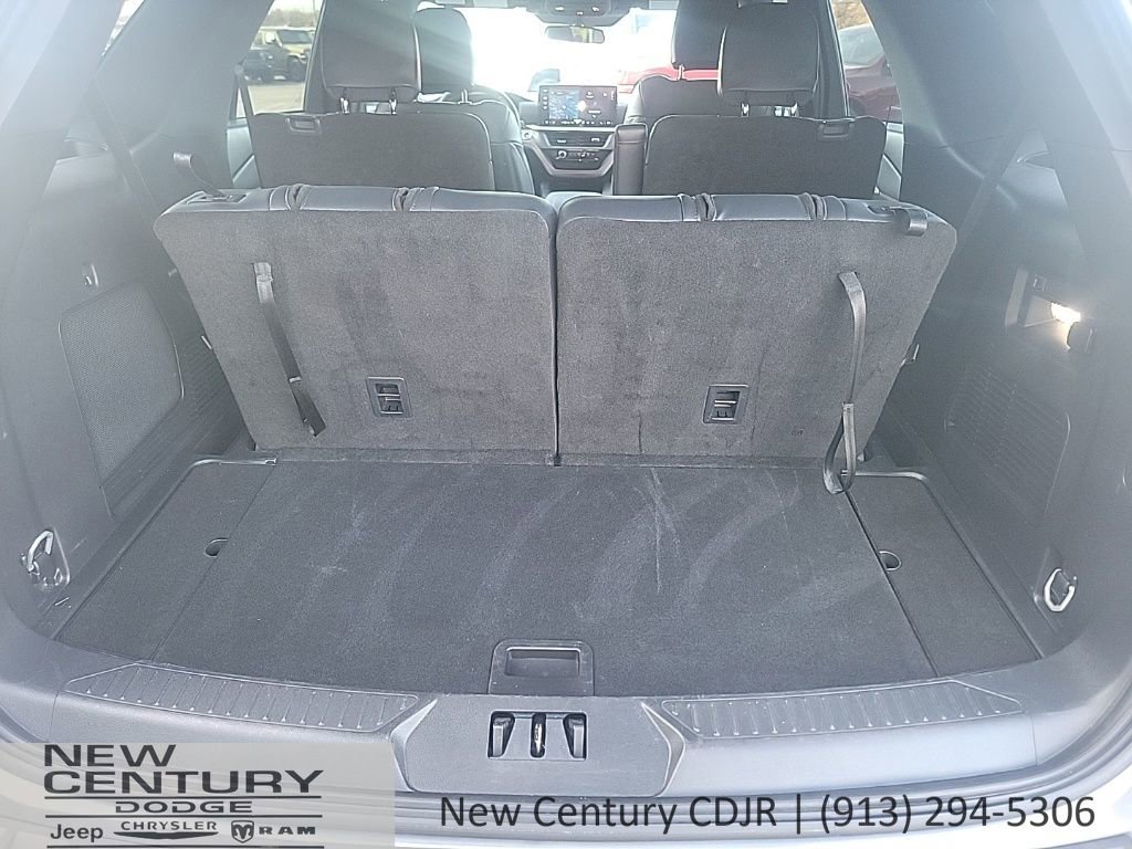 Used 2025 Ford Explorer ST-Line AWD/4WD image 20
