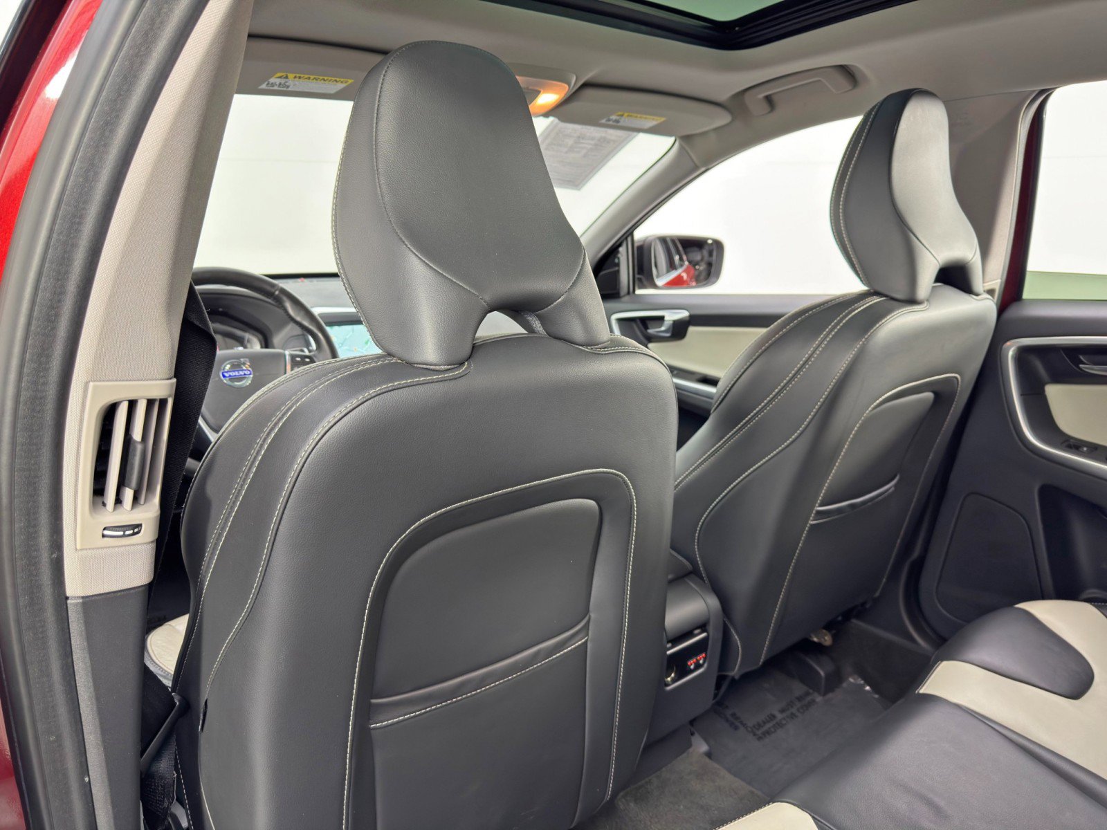 Used 2017 Volvo XC60 T5 Dynamic w/ Preferred Option Package image 33