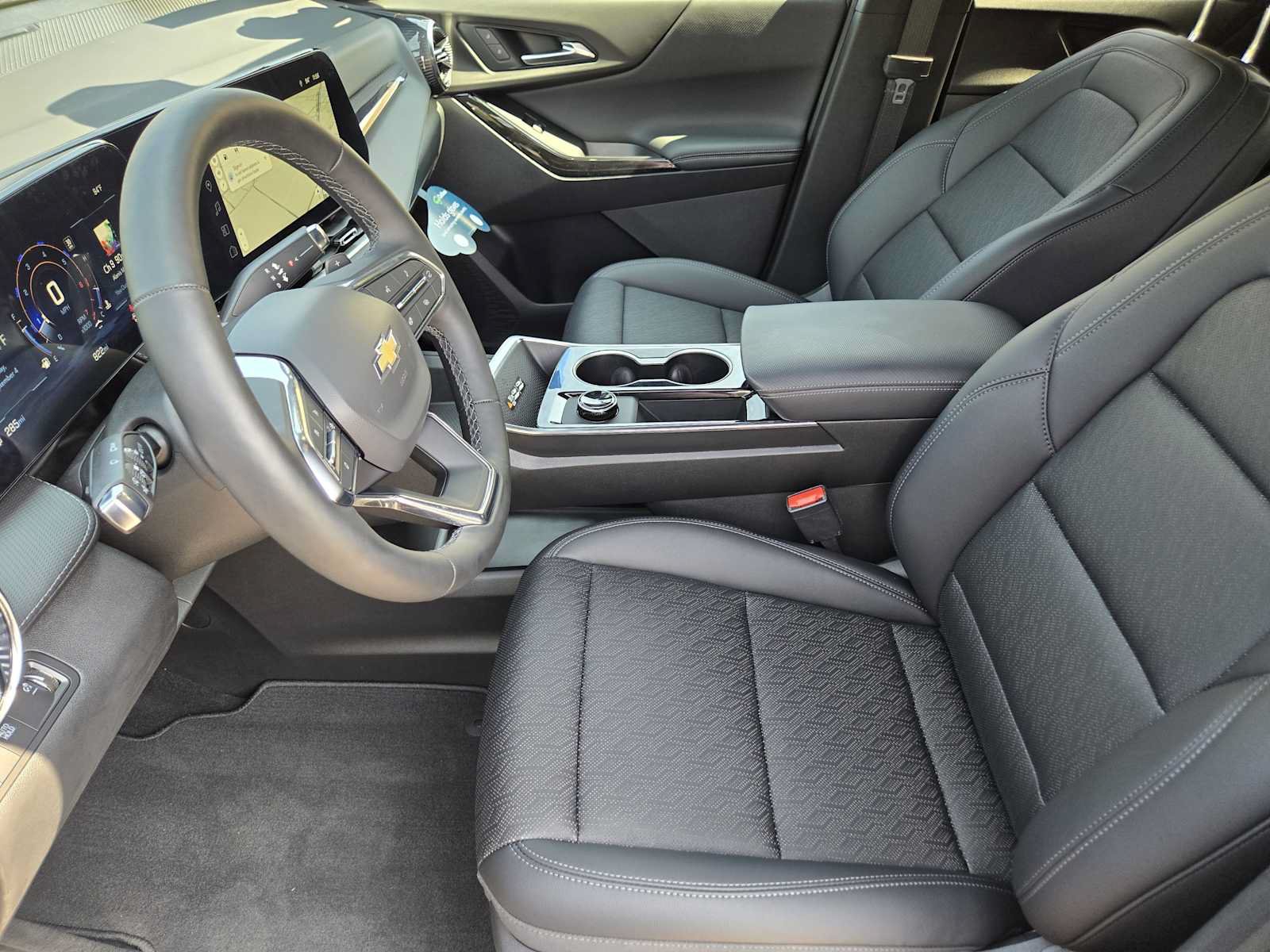 Certified 2026 Chevrolet Equinox LT w/ Convenience Package II FWD image 13