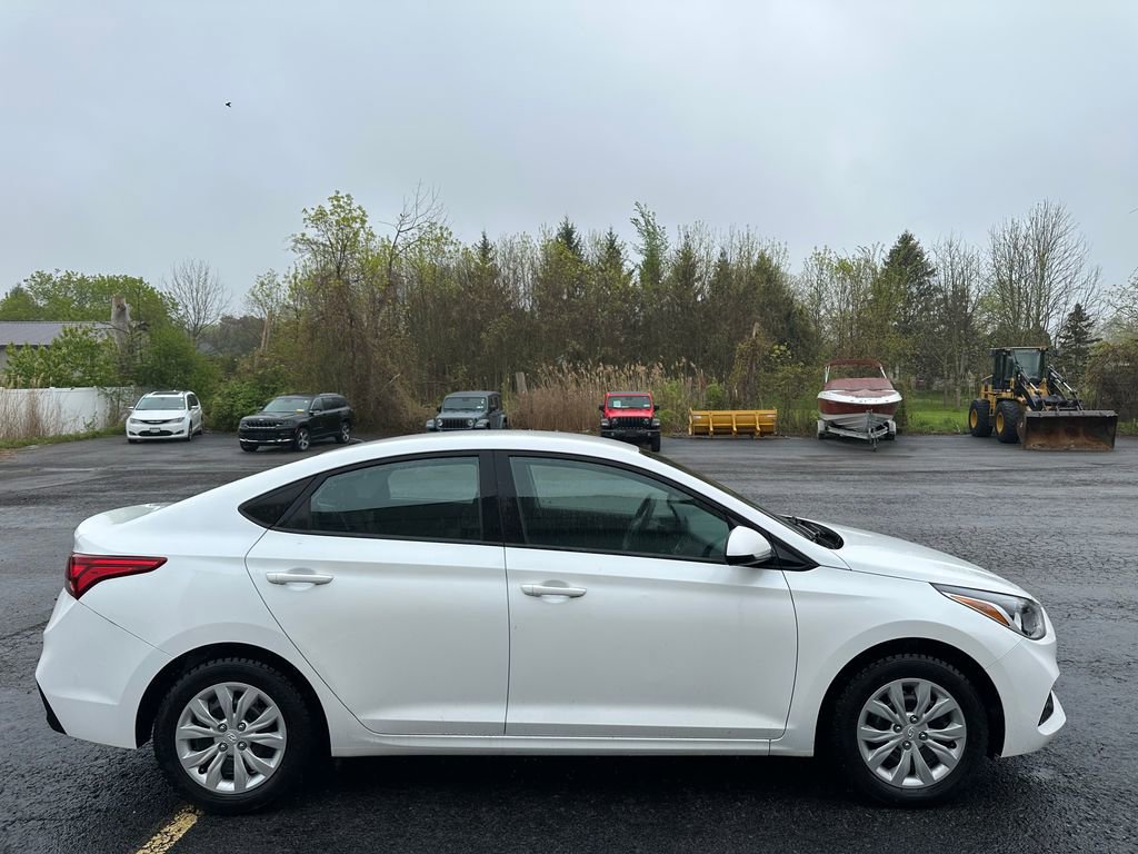 Used 2022 Hyundai Accent SE FWD image 10