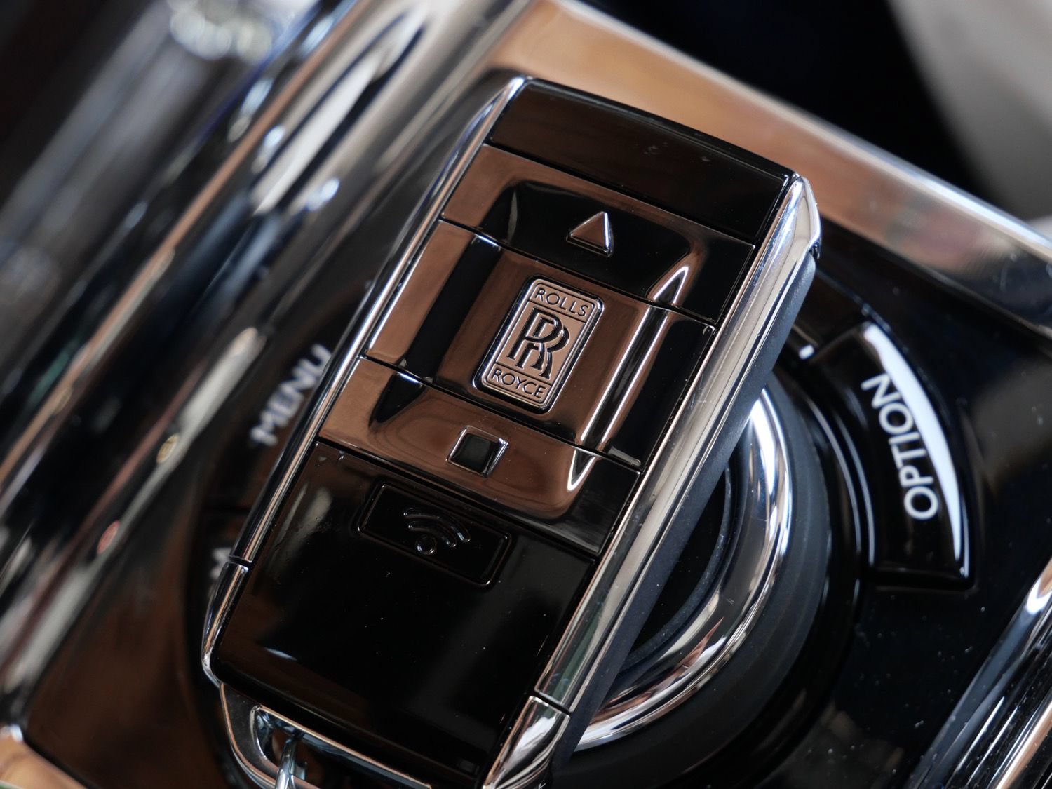 Used 2023 Rolls-Royce Phantom Sedan RWD image 37