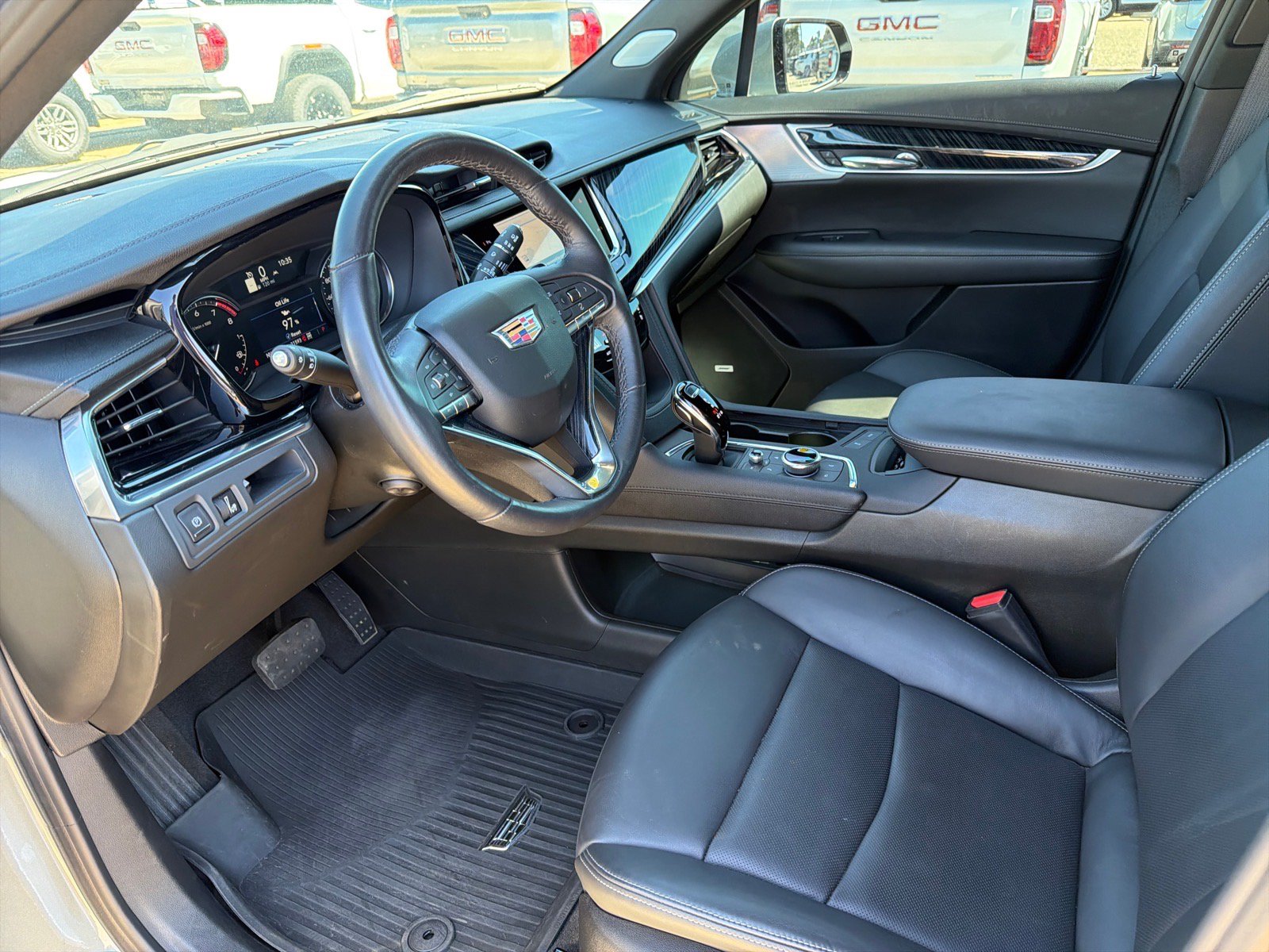 Used 2024 Cadillac XT6 Premium Luxury AWD/4WD image 9