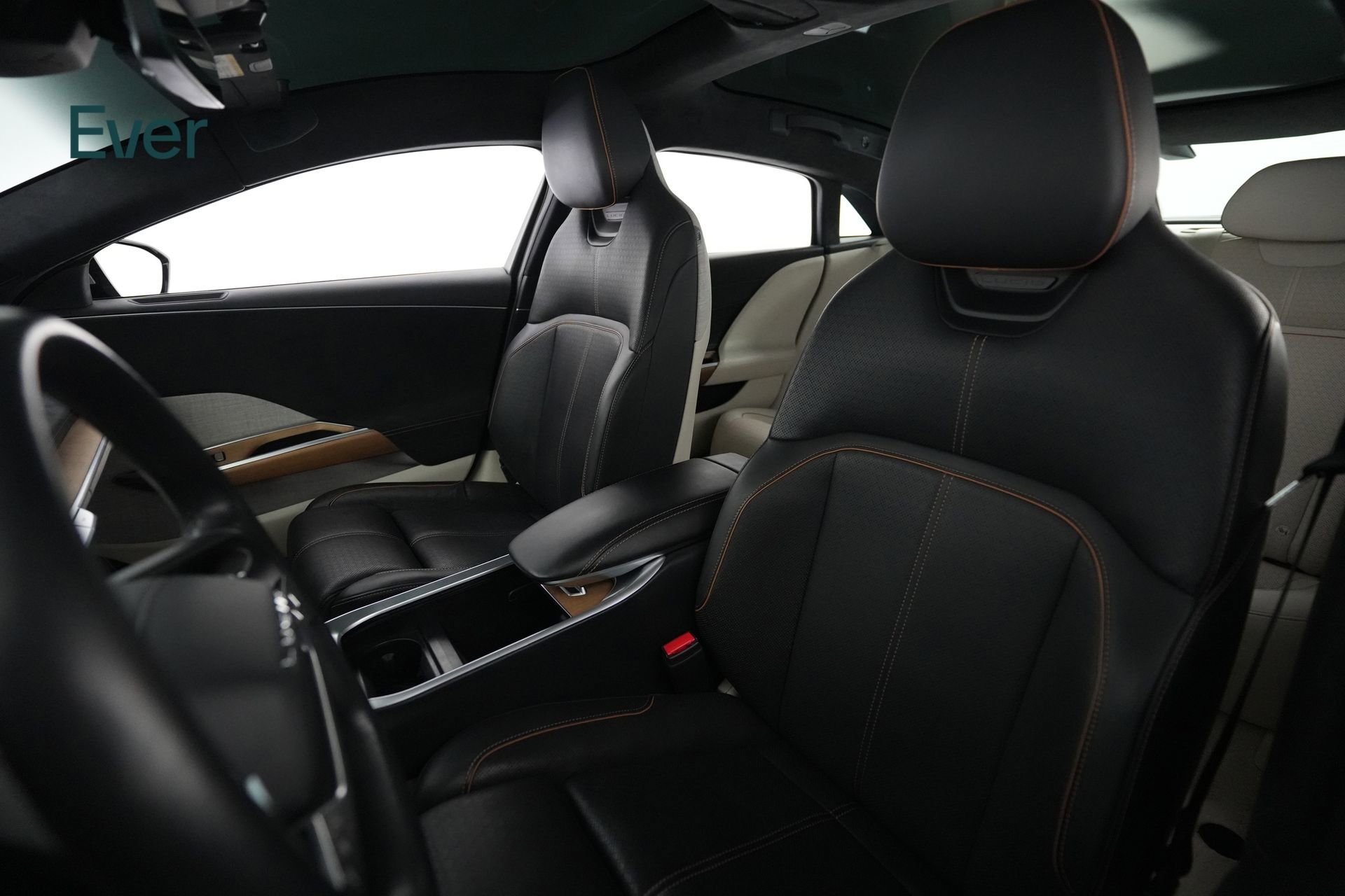 Used 2023 Lucid Air Grand Touring image 4