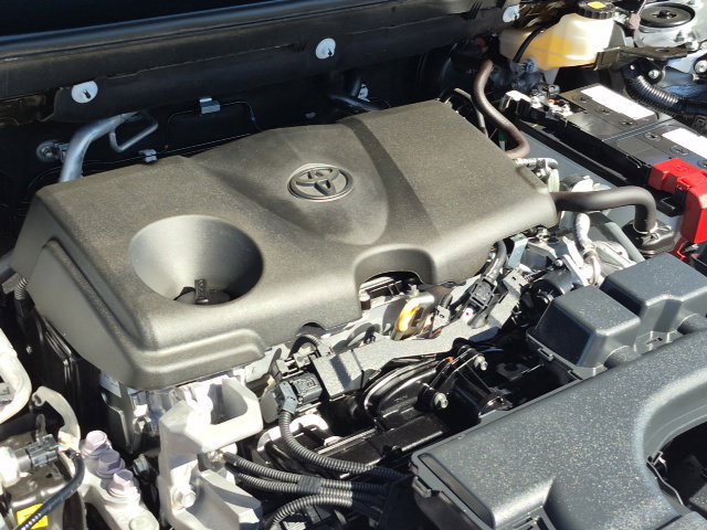 Used 2025 Toyota RAV4 XLE FWD image 21