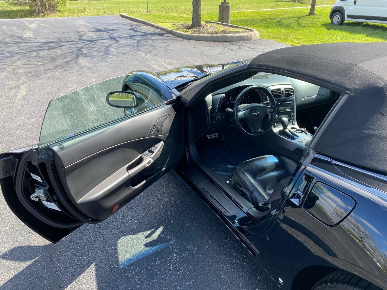 Used 2006 Chevrolet Corvette Convertible w/ Preferred Equipment Group RWD image 22