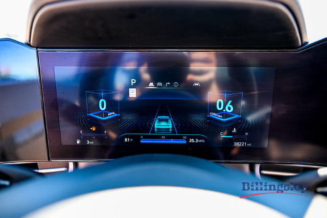 Certified 2025 Hyundai Elantra Limited FWD image 9