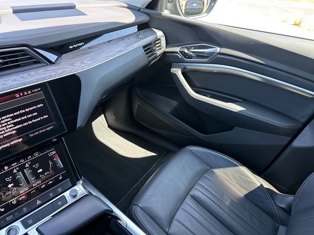 Used 2021 Audi e-tron Premium w/ Convenience Plus Package AWD/4WD image 29