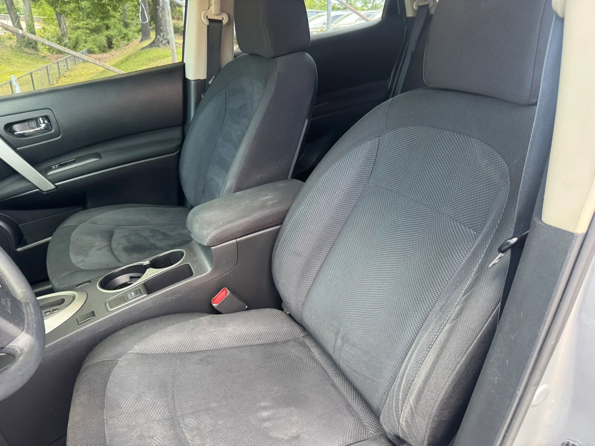 Used 2015 Nissan Rogue S image 15