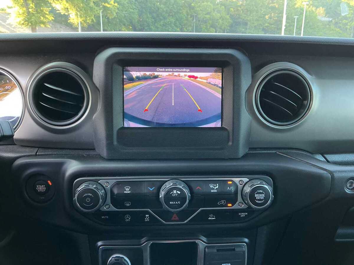Used 2022 Jeep Wrangler Sport AWD/4WD image 18