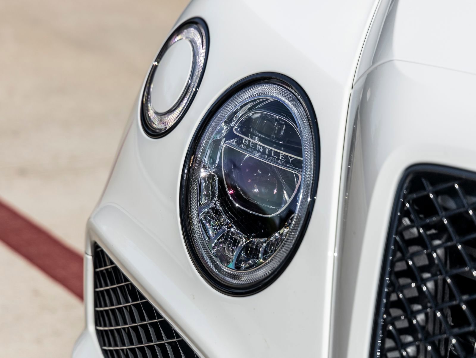 Used 2020 Bentley Bentayga AWD/4WD image 18