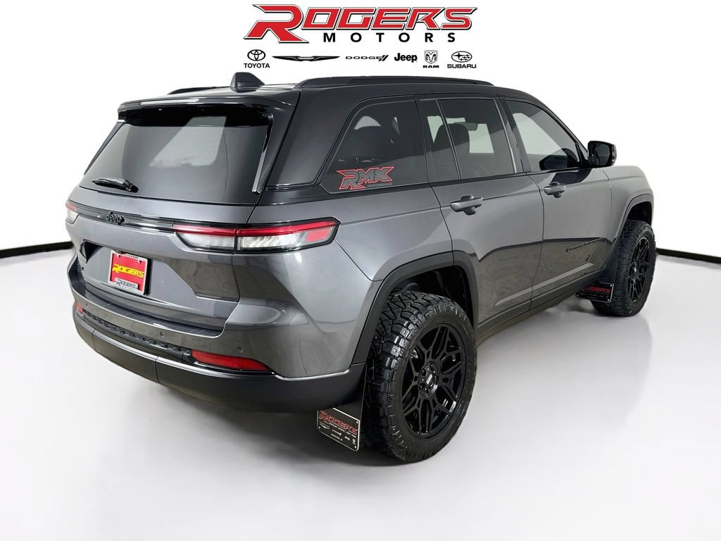 Certified 2025 Jeep Grand Cherokee Altitude AWD/4WD image 8