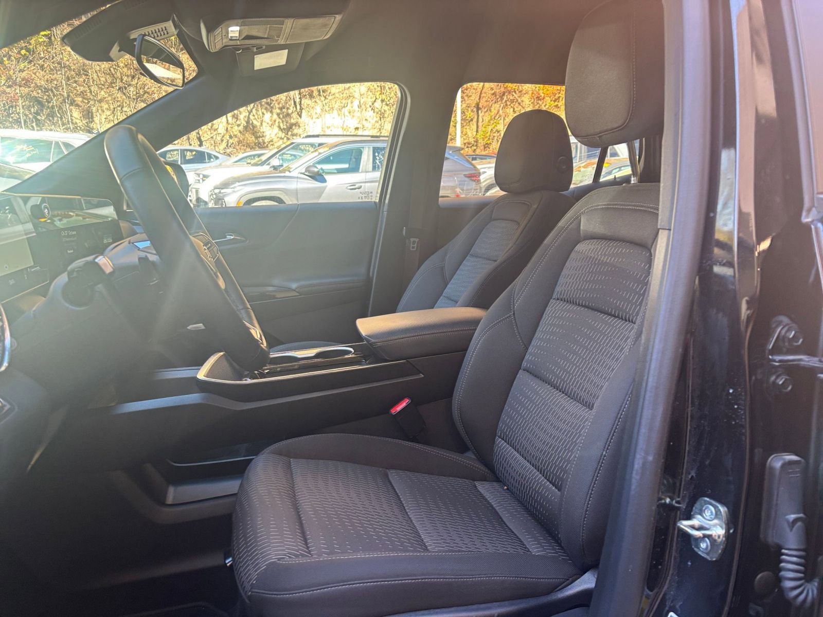 Used 2025 Chevrolet Equinox LT image 35