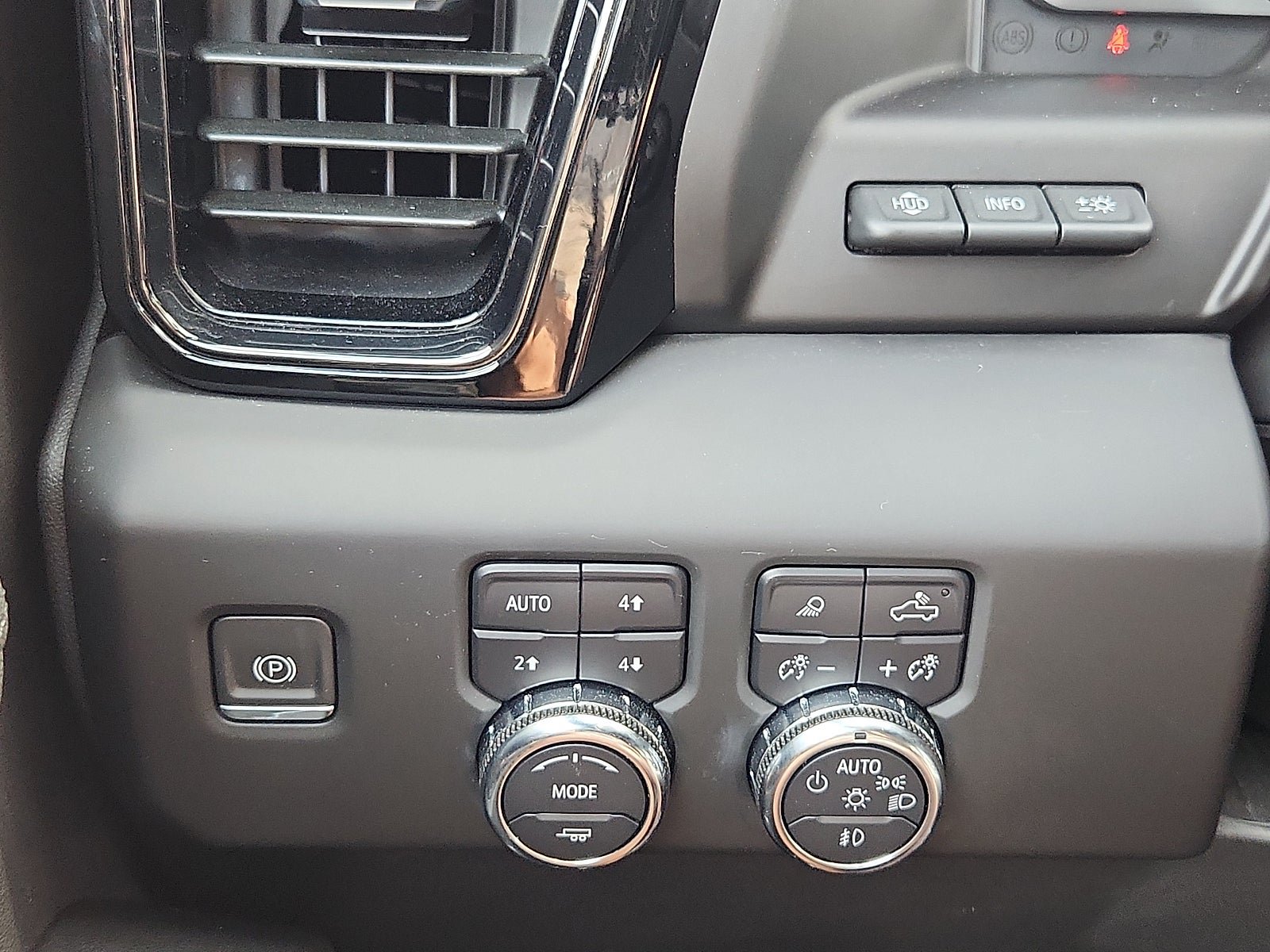 Certified 2024 GMC Sierra 1500 AT4 w/ Technology Package AWD/4WD image 25