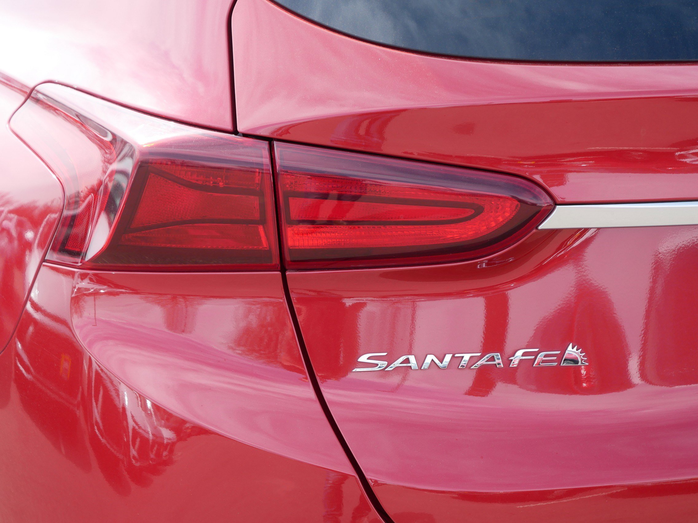 Used 2019 Hyundai Santa Fe SE AWD/4WD image 17