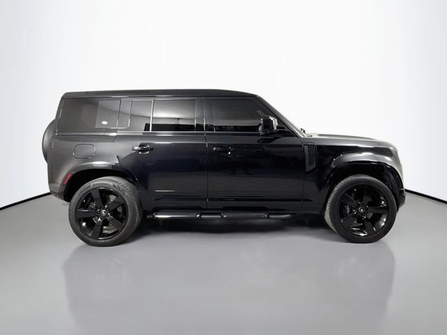 Certified 2024 Land Rover Defender 110 V8 AWD/4WD image 4