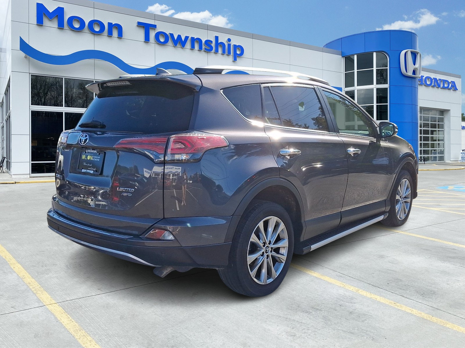 Used 2017 Toyota RAV4 Limited w/ Advanced Technology Package AWD/4WD image 6