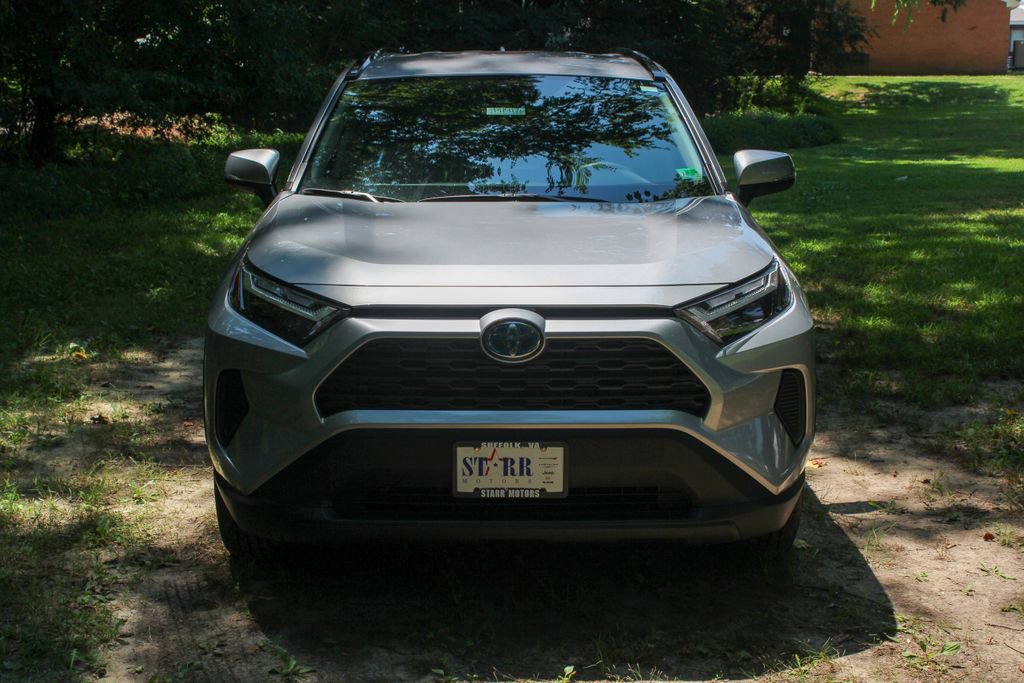 Used 2024 Toyota RAV4 XLE image 7