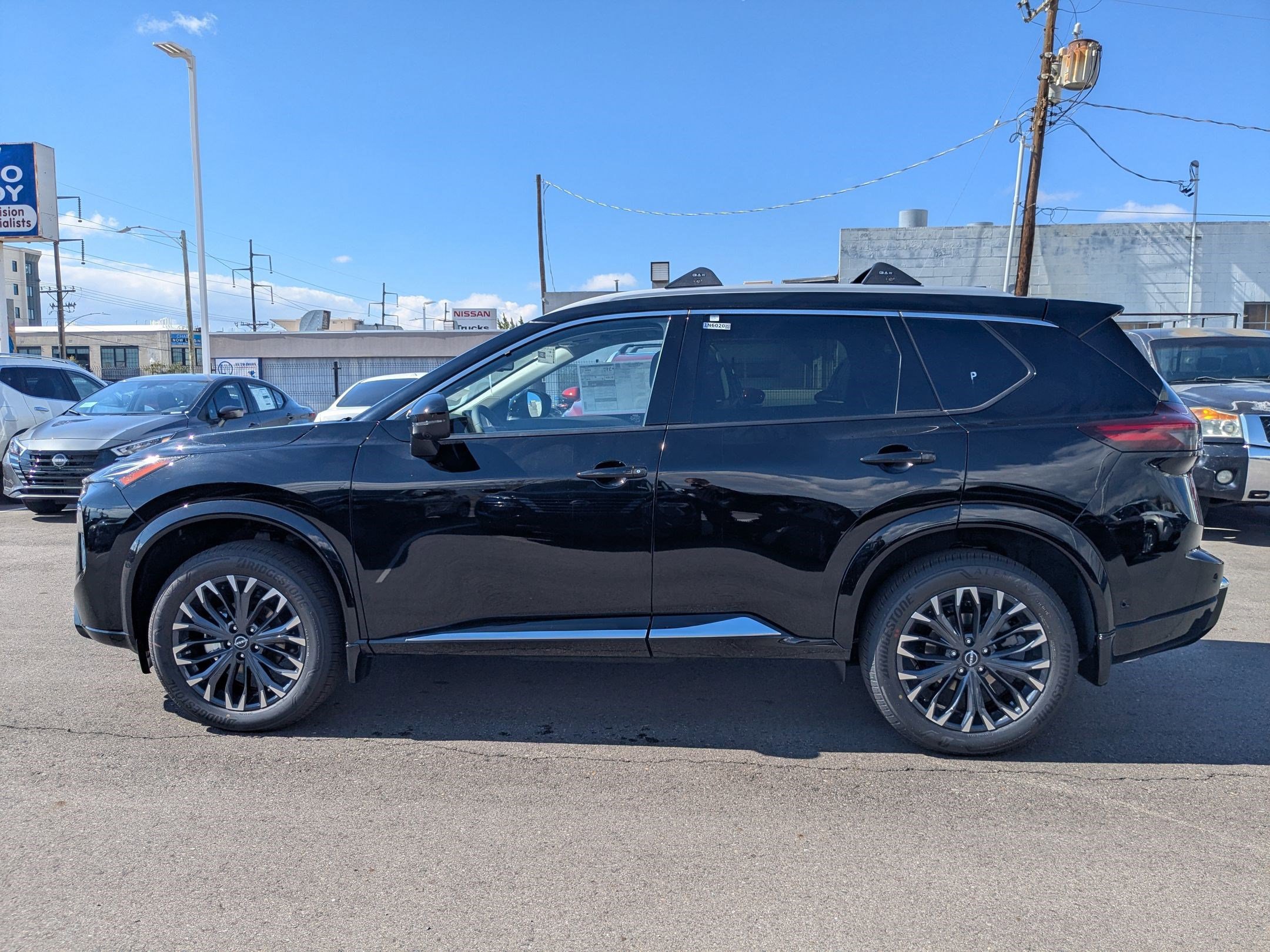 New 2026 Nissan Rogue Platinum image 9
