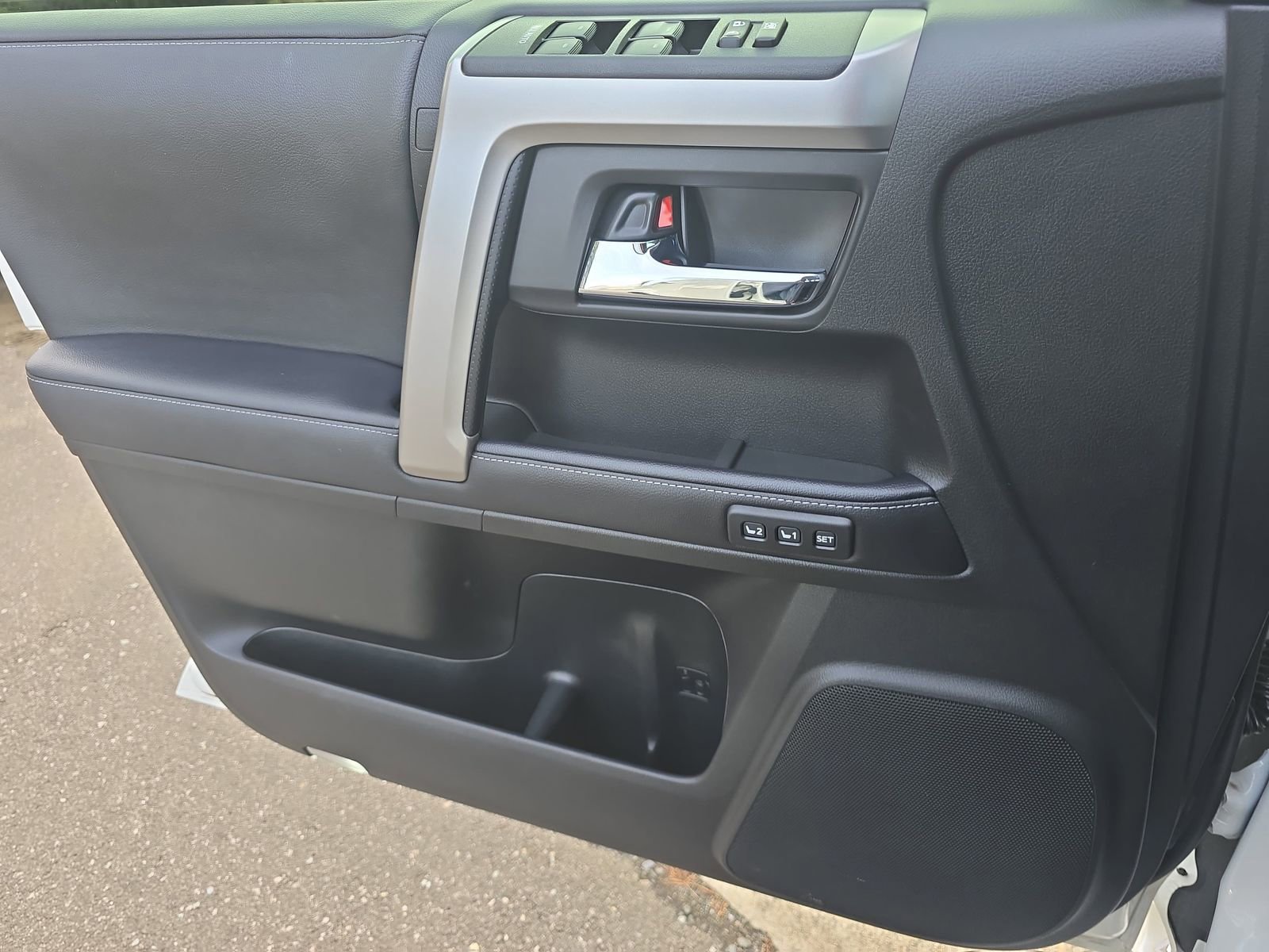 Used 2023 Toyota 4Runner Limited image 33