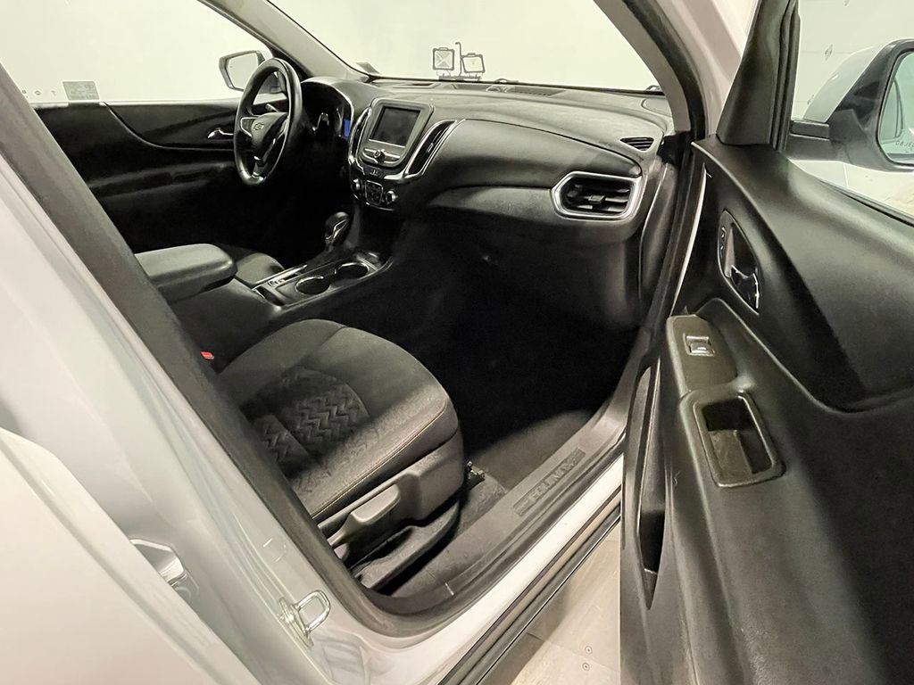 Used 2023 Chevrolet Equinox LT image 25