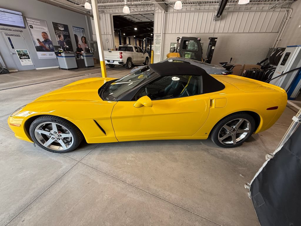 Used 2008 Chevrolet Corvette Convertible w/ Preferred Equipment Group RWD image 4