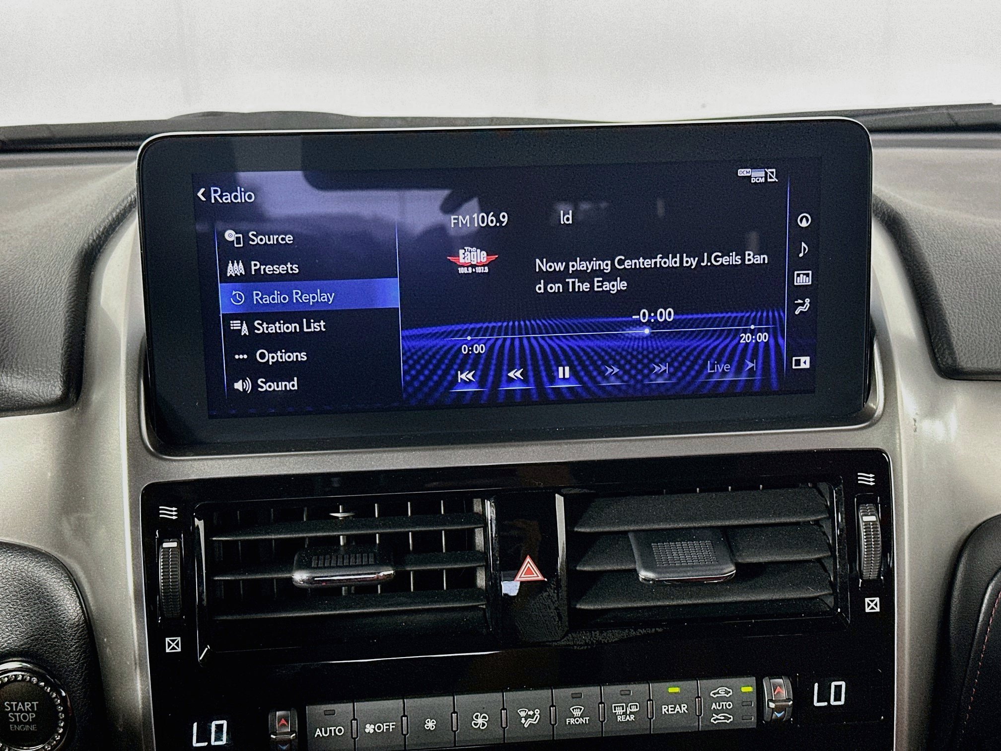 Used 2023 Lexus GX 460 Premium w/ Accessory Package AWD/4WD image 21