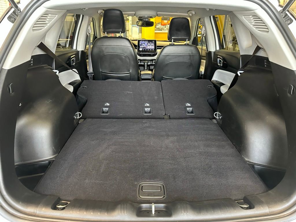 Used 2022 Jeep Compass Limited image 33