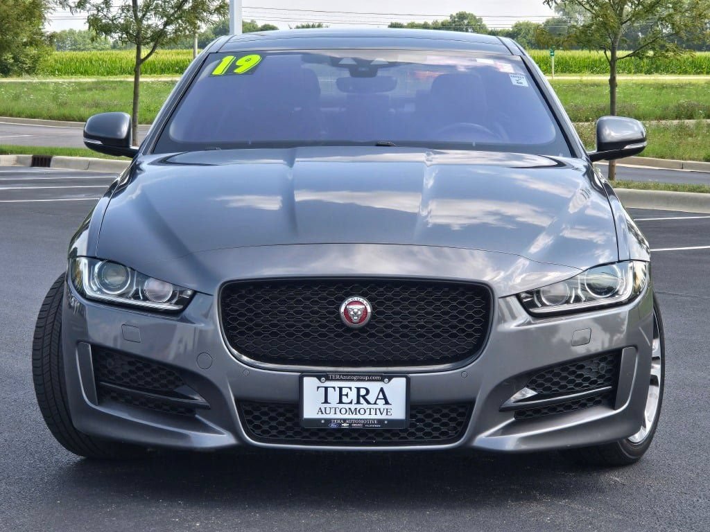 Used 2019 Jaguar XE R-Sport RWD image 3