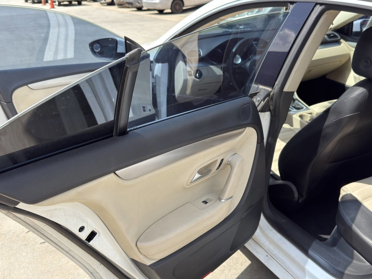 Used 2012 Volkswagen CC Lux Limited FWD image 23