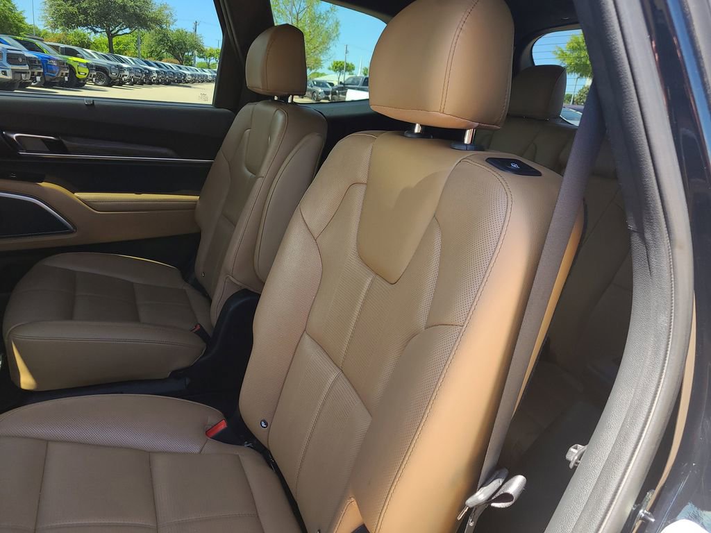 Used 2022 Kia Telluride SX w/ Nightfall Edition Package image 11