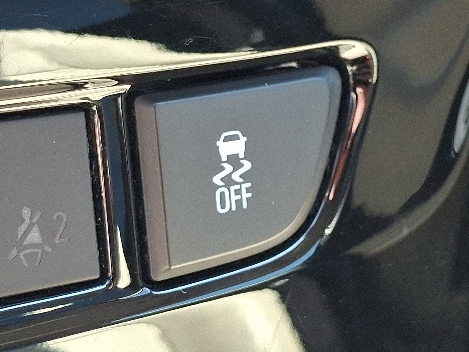 Used 2017 Buick Encore Essence FWD image 25