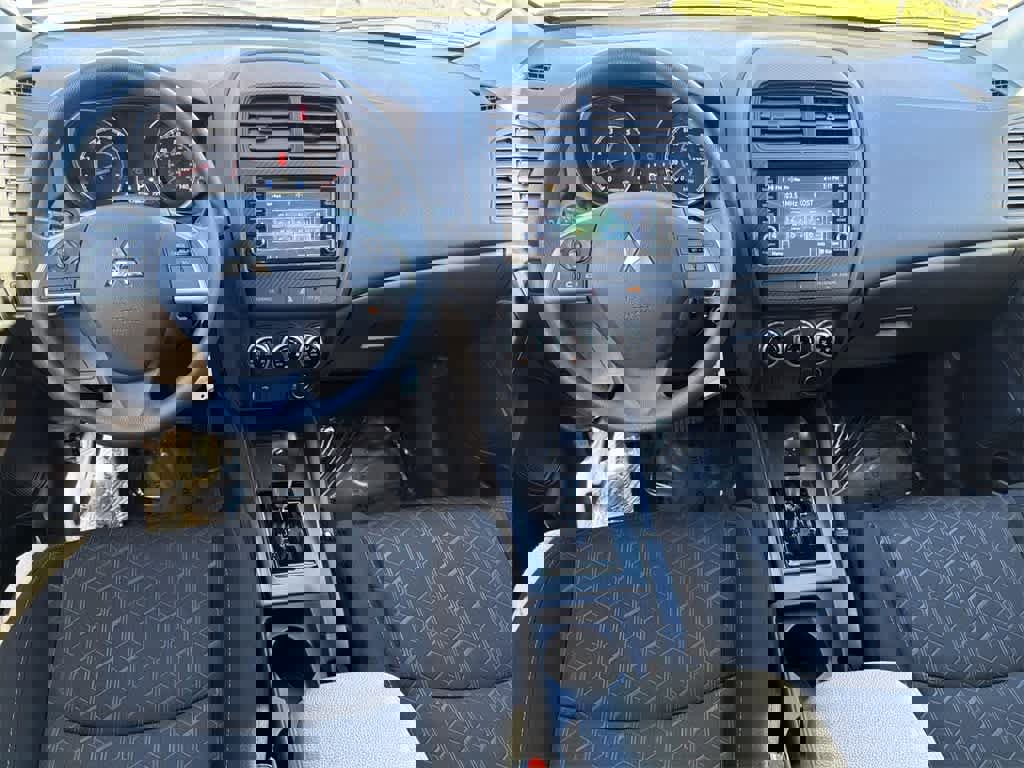 Used 2025 Mitsubishi Outlander Sport ES image 11