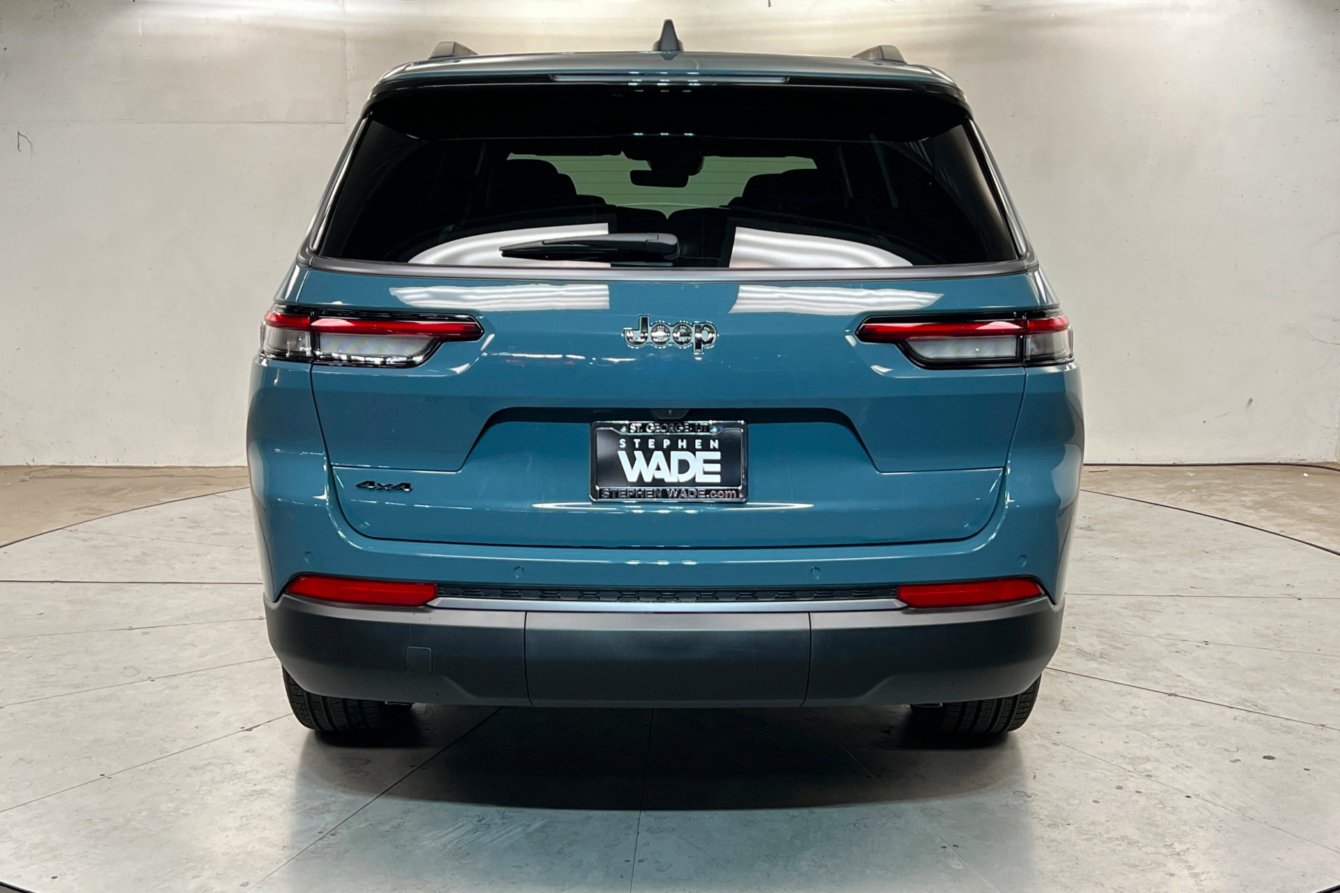 New 2026 Jeep Grand Cherokee L Limited w/ Limited Altitude Package AWD/4WD image 4