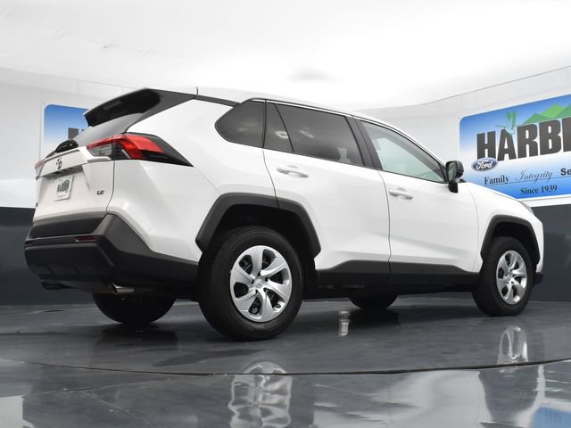 Used 2022 Toyota RAV4 LE FWD image 22