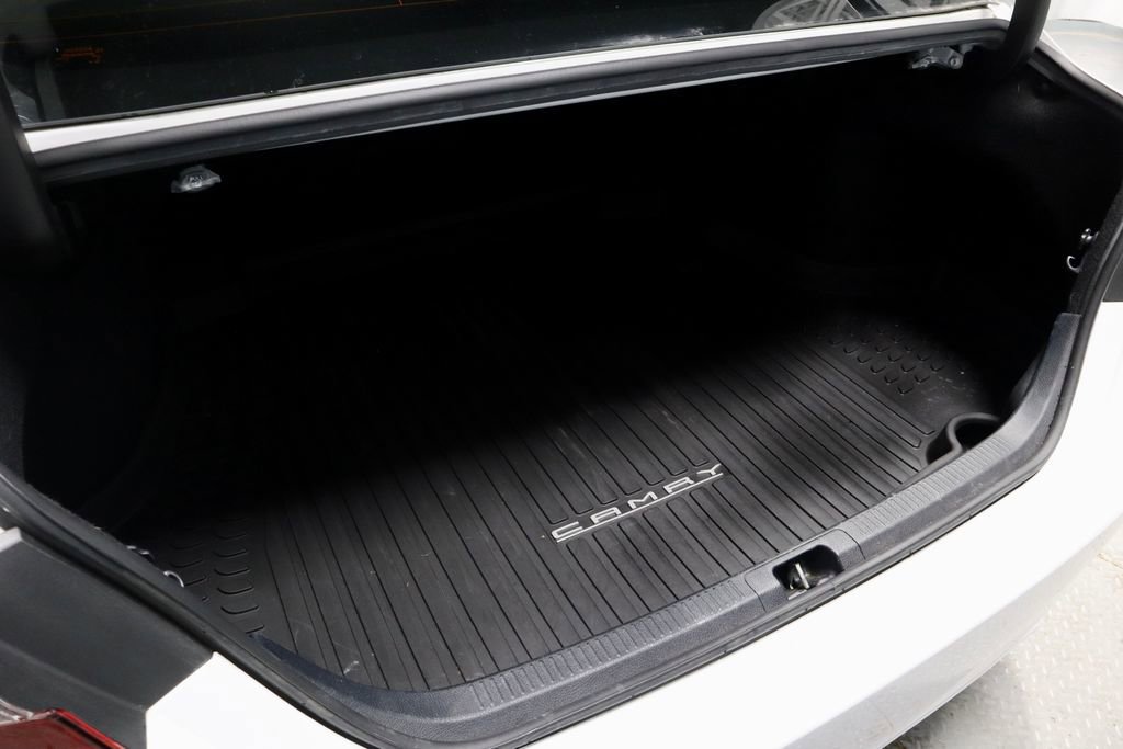 Used 2022 Toyota Camry SE w/ Audio Upgrade Package image 14
