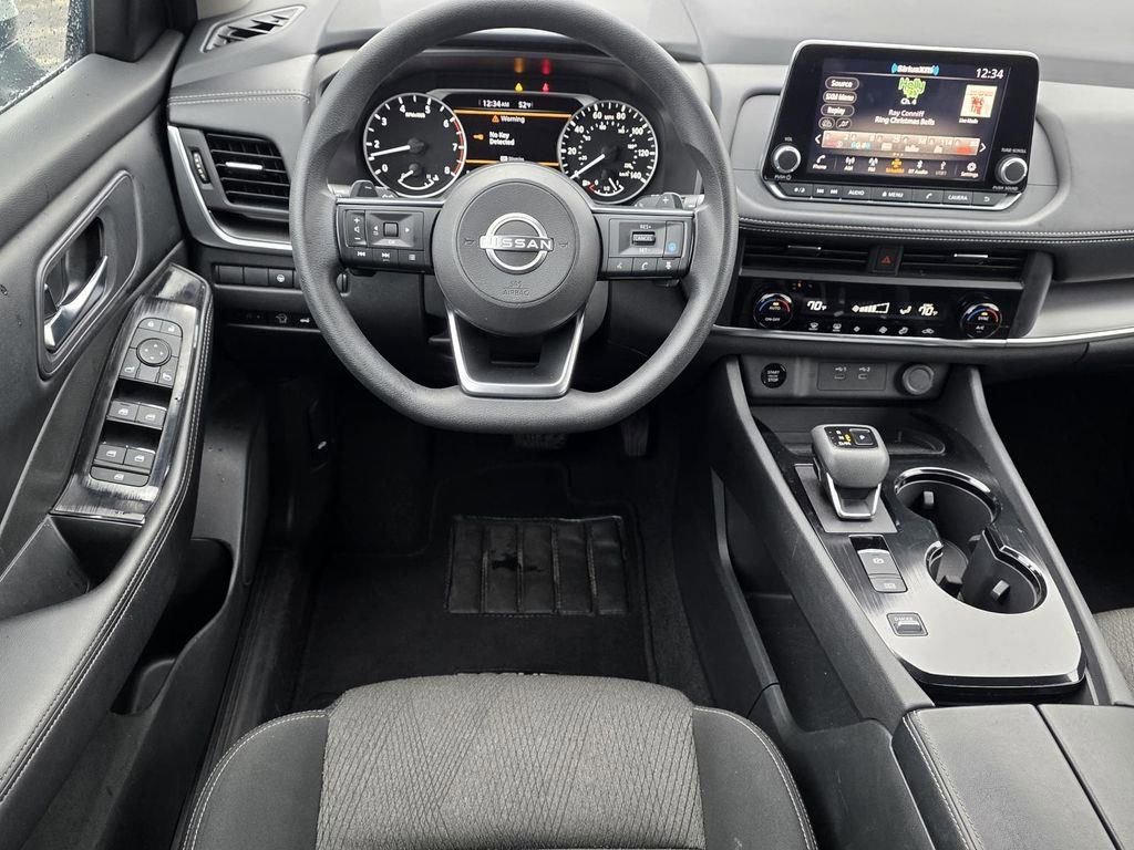 Used 2024 Nissan Rogue SV FWD image 8