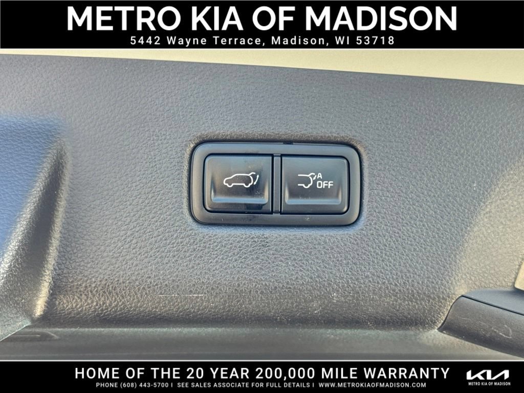 Used 2025 Kia Carnival SX Prestige FWD image 36