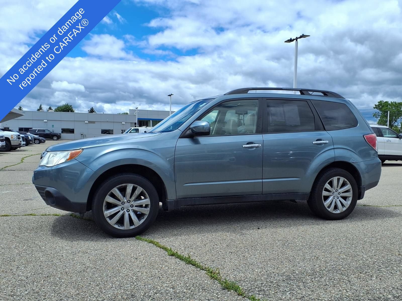 Used 2013 Subaru Forester 2.5X Premium w/ Plus Pkg AWD/4WD image 9