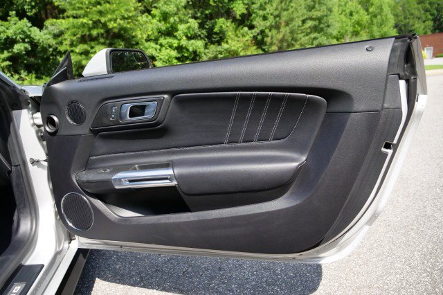 Used 2018 Ford Mustang GT Premium RWD image 28