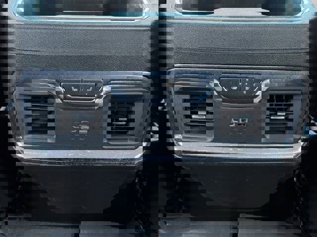 Used 2024 Chevrolet Silverado 2500 High Country w/ Technology Package image 30