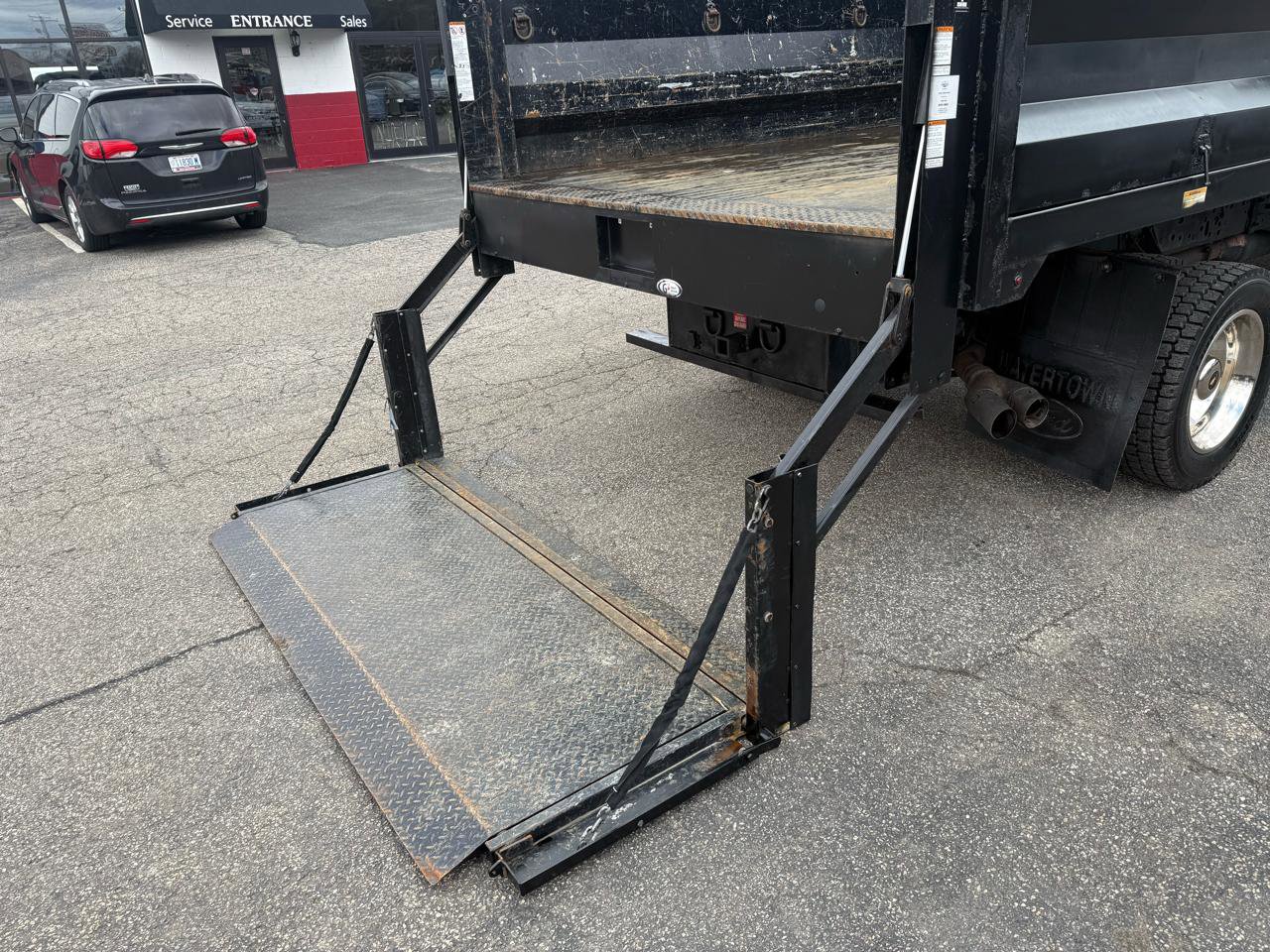 Used 2017 Ford F550 4x4 SuperCab Super Duty image 40