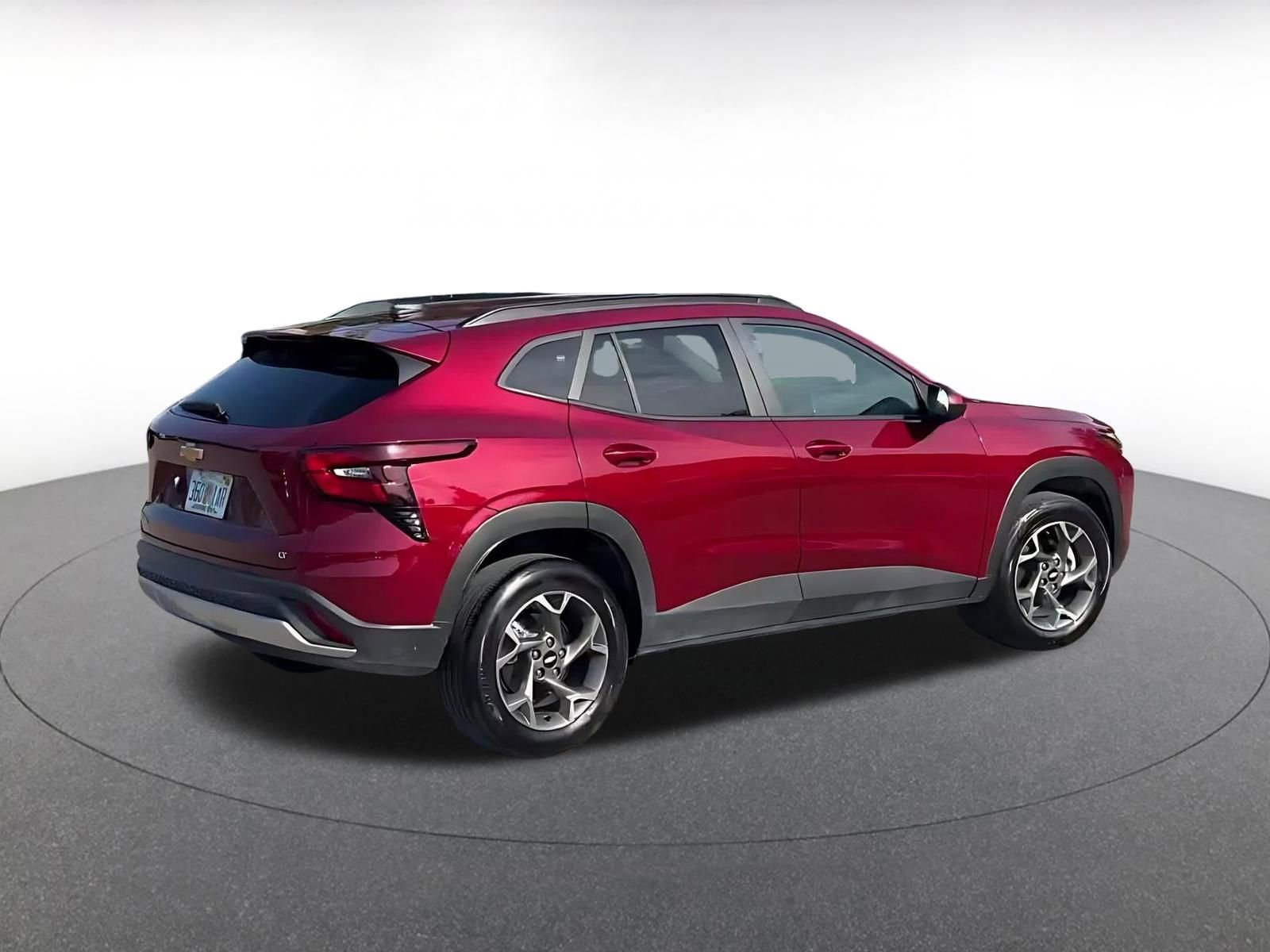 Used 2025 Chevrolet Trax LT FWD image 14