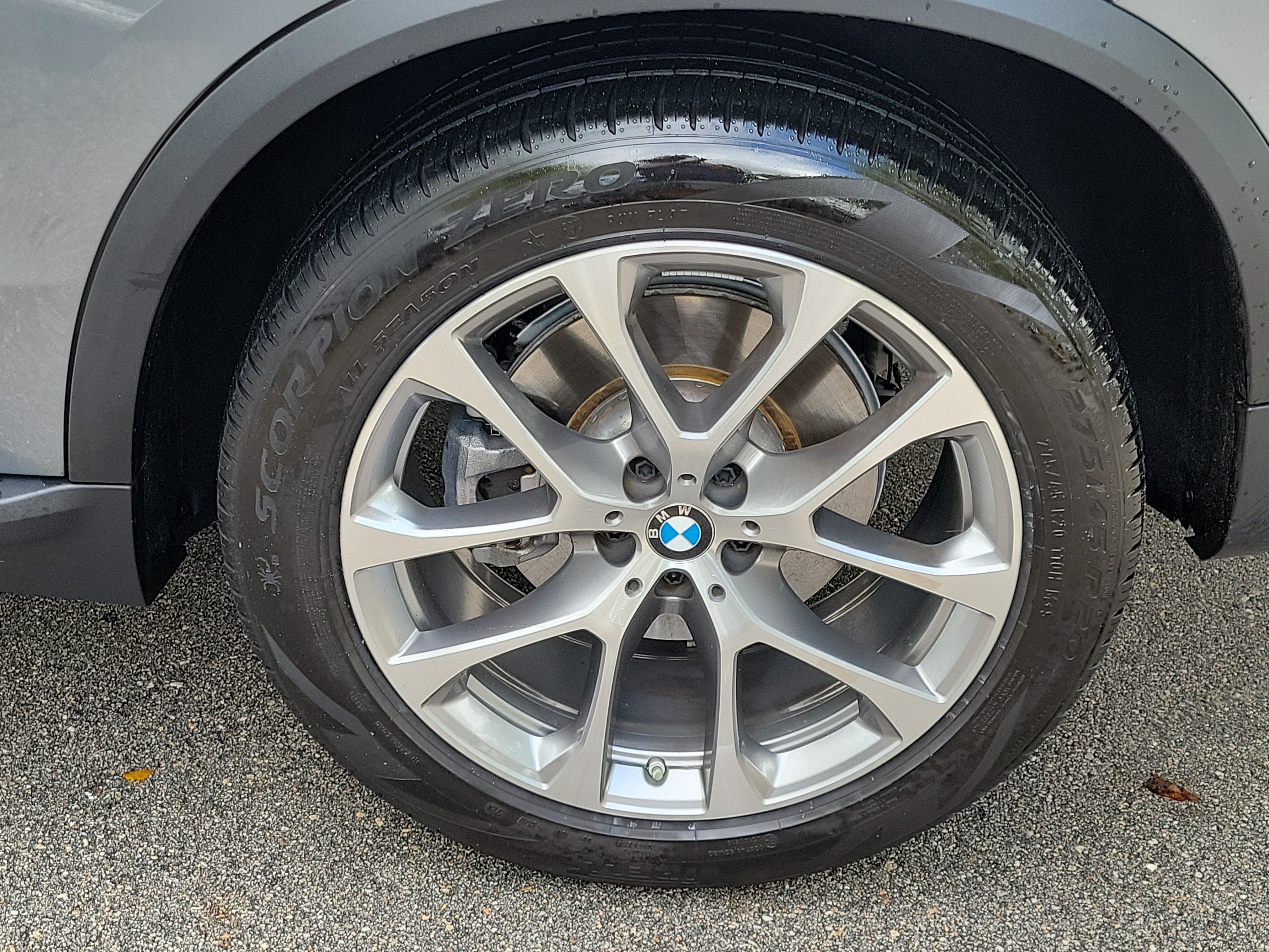 Certified 2025 BMW X5 sDrive40i w/ Climate Comfort Package RWD image 6