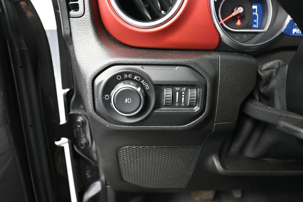Used 2020 Jeep Wrangler Unlimited Rubicon w/ LED Lighting Group AWD/4WD image 23