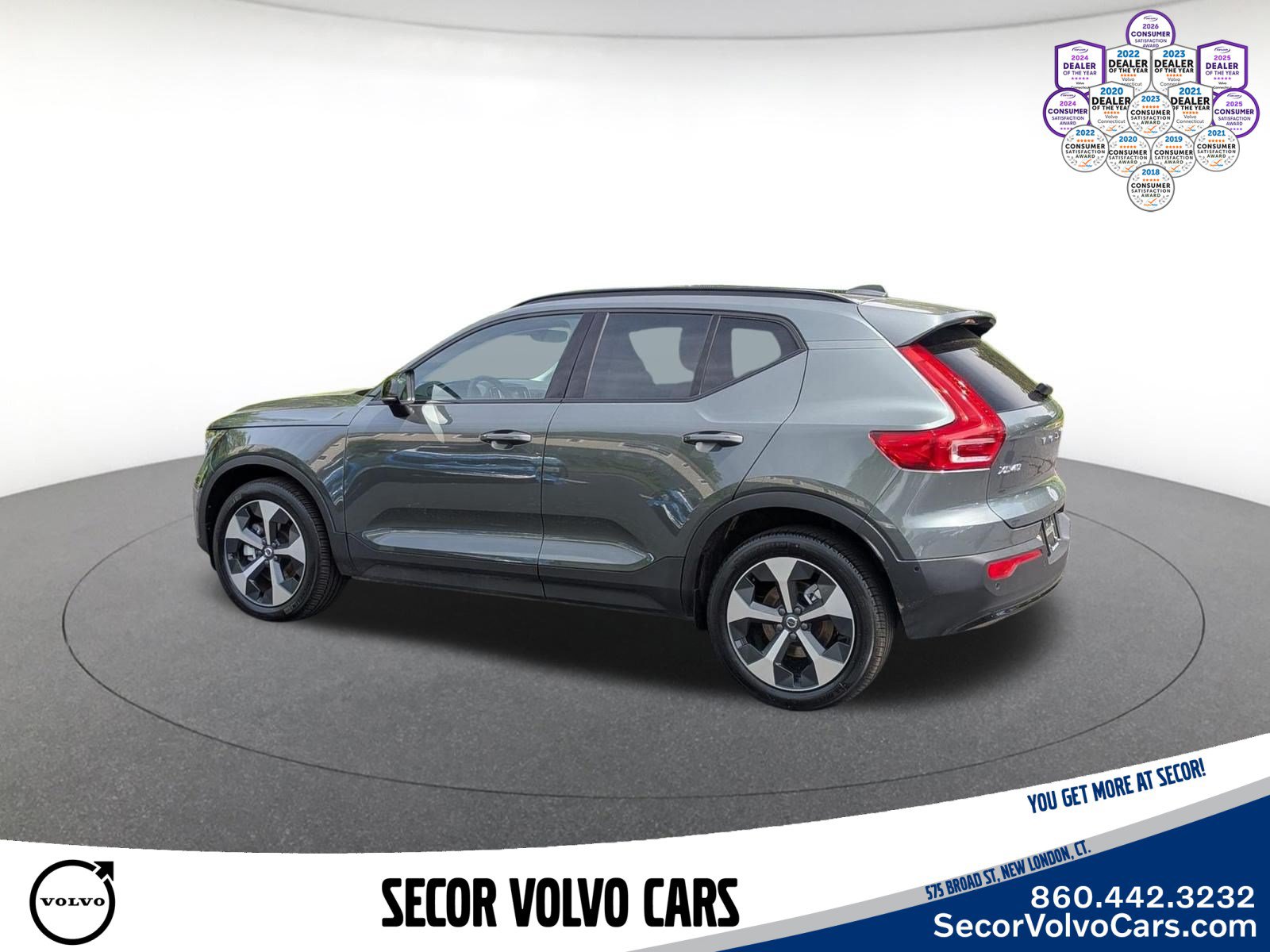 Certified 2026 Volvo XC40 B5 Plus AWD/4WD image 10