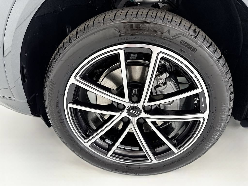 Used 2026 Audi Q5 Premium Plus w/ Premium Plus AWD/4WD image 30