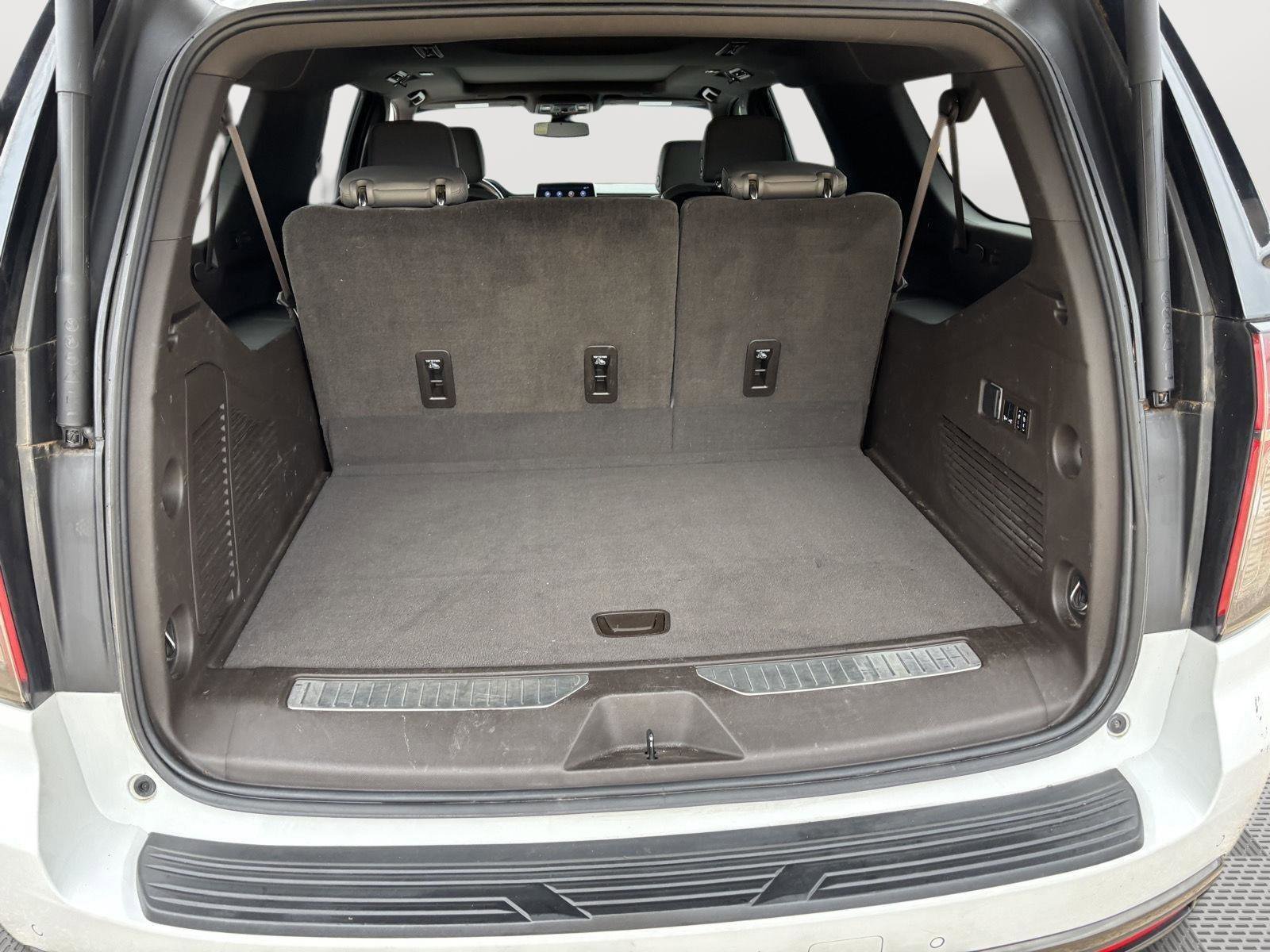 Used 2021 Chevrolet Suburban Z71 w/ Luxury Package image 22