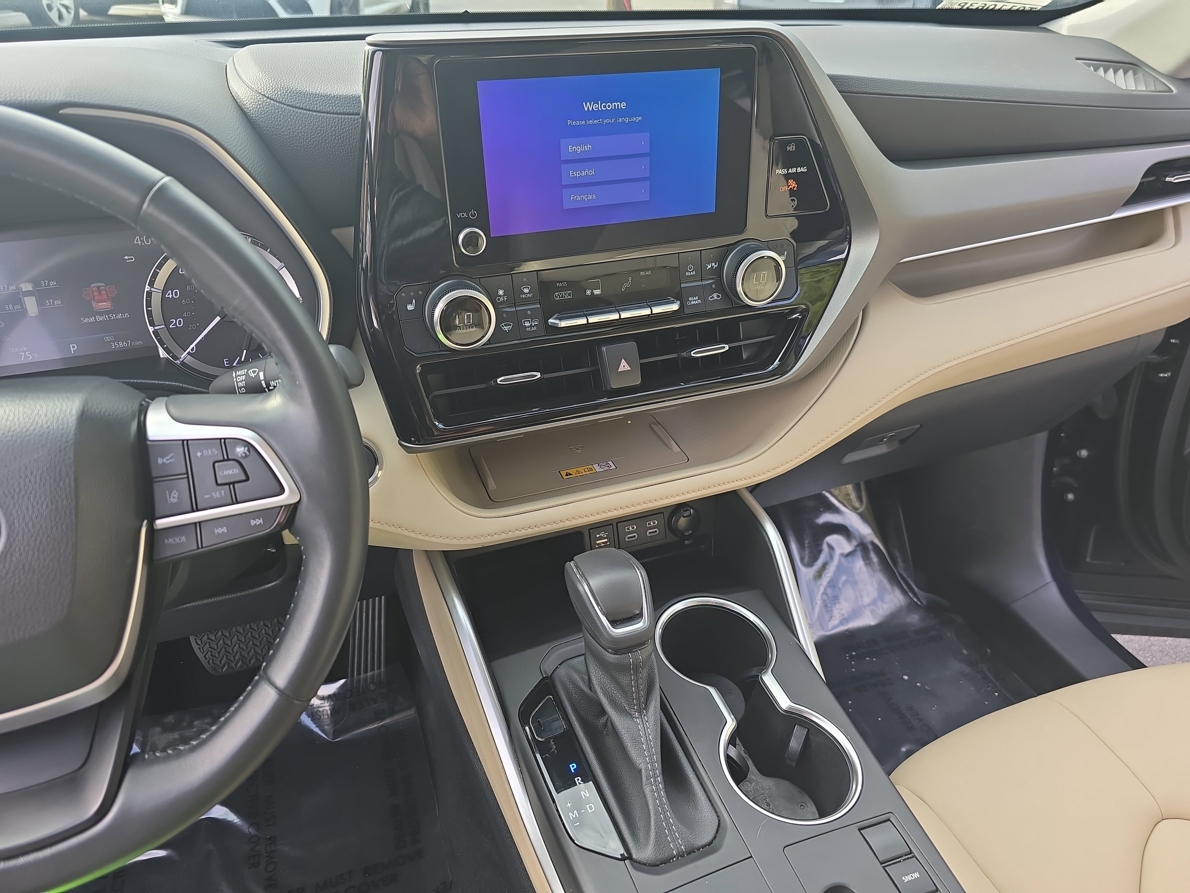 Used 2023 Toyota Highlander XLE image 21