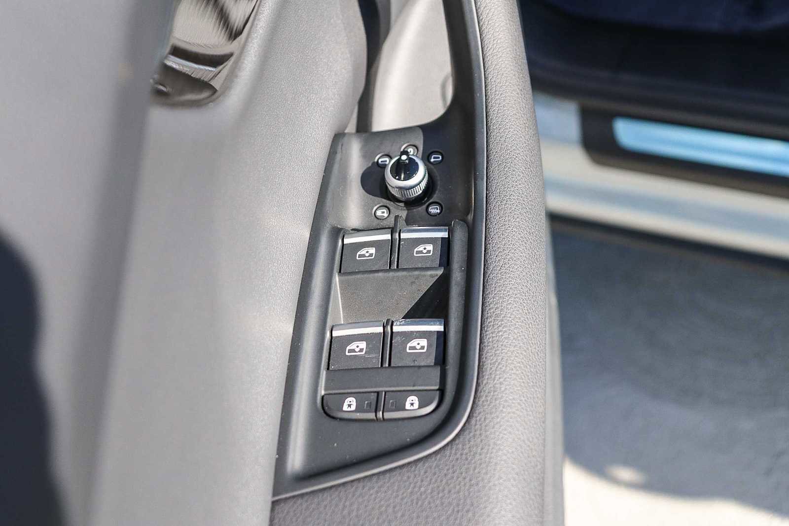 Used 2025 Audi Q7 2.0T Premium w/ Convenience Plus Package image 29