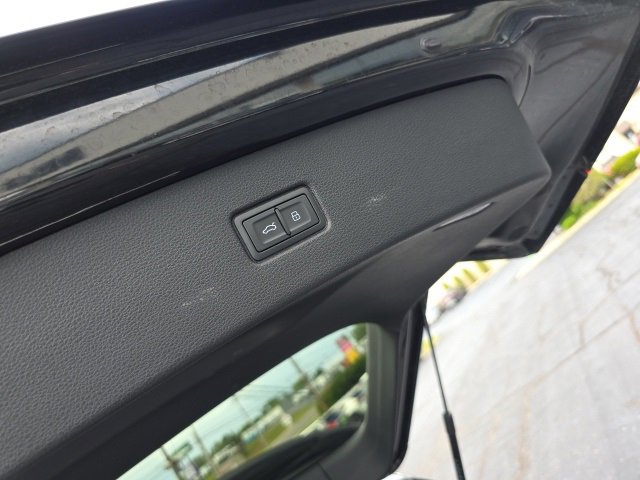 Used 2025 Audi Q7 3.0T Premium Plus w/ Premium Plus Package image 53
